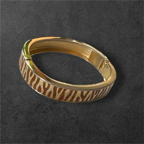 Y2K Vintage Womens Animal Print Hinged Open Close Bangle Cuff Bracelet Exotic - Picture 2 of 4